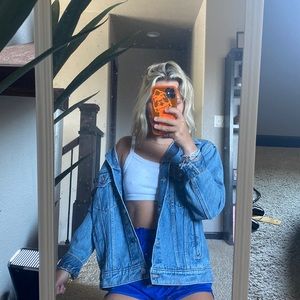 Levi’s Jean Jacket (M)